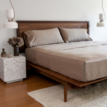 Huddleson Coffee brown linen sheets
