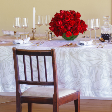 Melita Metallic Round Linen Tablecloth