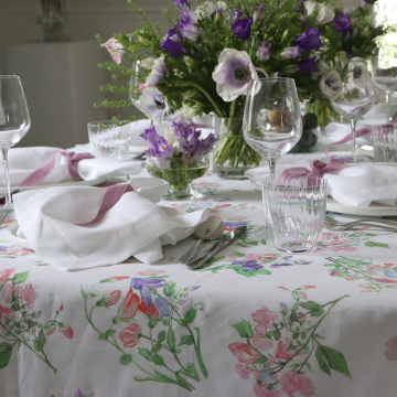 Sweet Pea Oval Linen Tablecloth