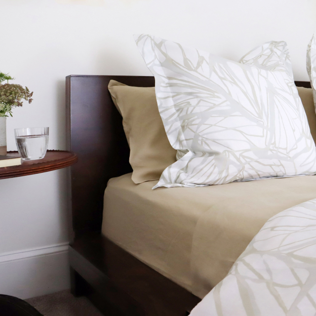 Camel linen fitted sheet