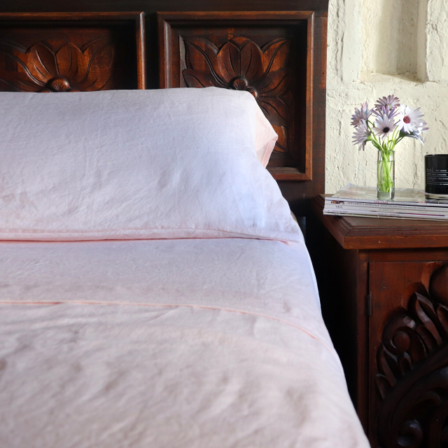 Pink Italian linen top sheet from Huddleson