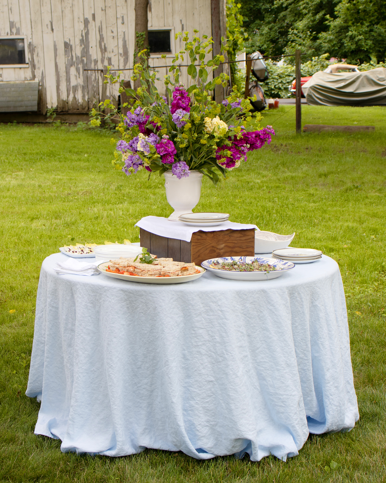 Sky blue round linen tablecloth to the floor 108 4 foot table